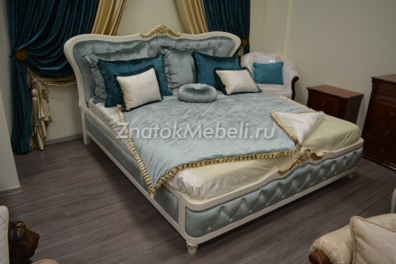 Двуспальная кровать "Юнна-Император" с мягким изголовьем и стразами с фото и ценой - Фотография 1