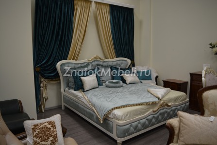 Двуспальная кровать "Юнна-Император" с мягким изголовьем и стразами с фото и ценой - Фотография 2