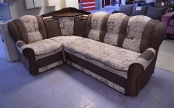 Угловой диван с баром и креслом 